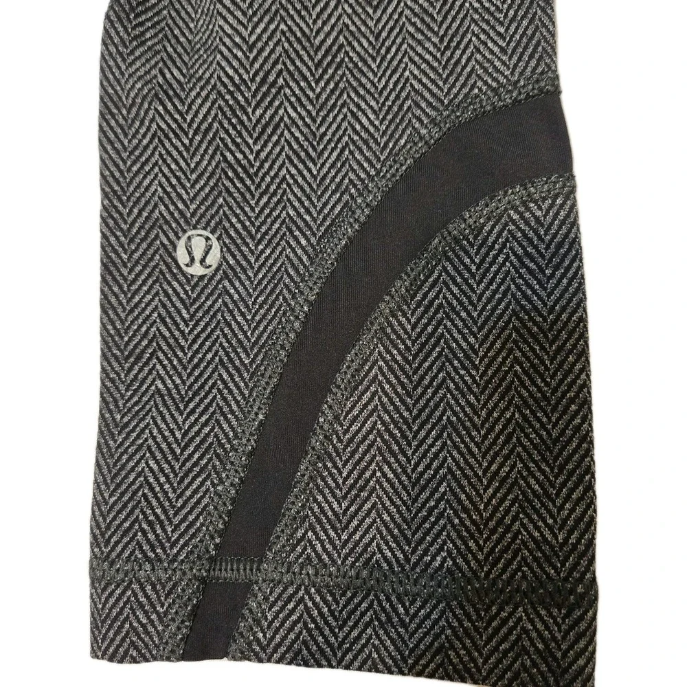Lululemon Run: Inspire Crop II Luxtreme Crop Leggings Herringbone Pattern Size 4